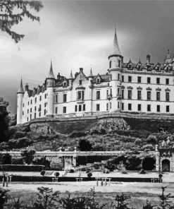 Monochrome Dunrobin Castle Building Diamond Paintings