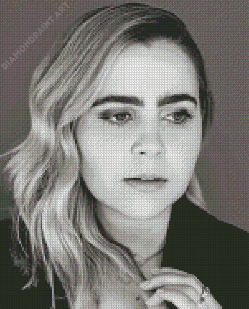 Black And White Mae Whitman Diamond Paintings